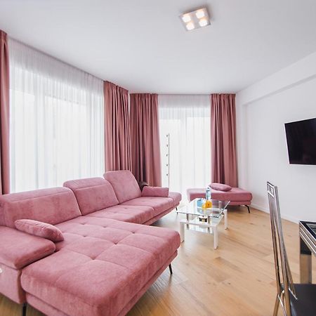 Pink Sahara Near City Center Орадеа Екстериор снимка