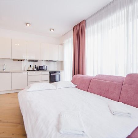 Pink Sahara Near City Center Орадеа Екстериор снимка
