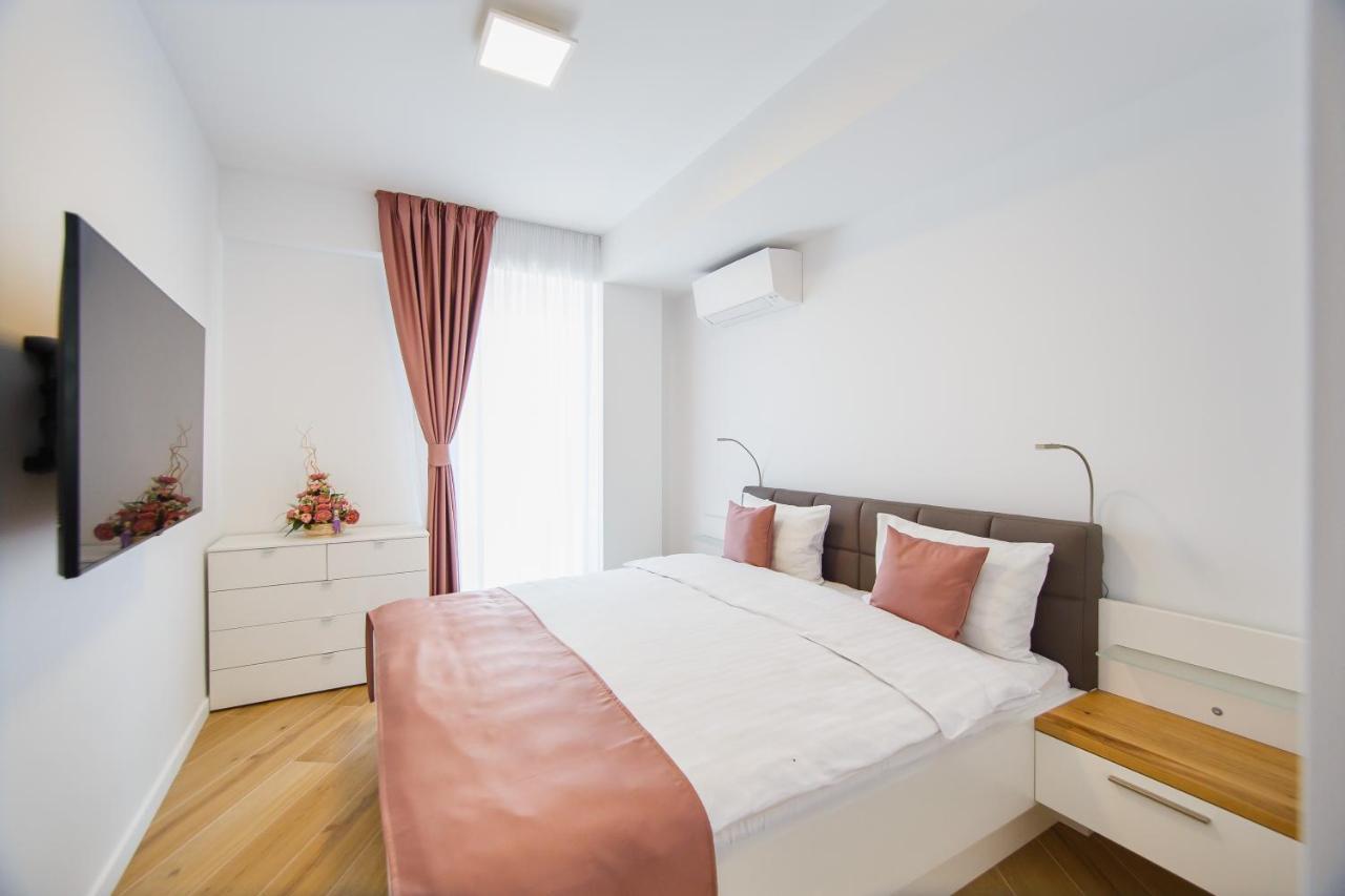 Pink Sahara Near City Center Орадеа Екстериор снимка