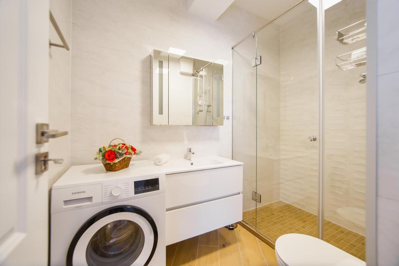 Pink Sahara Near City Center Орадеа Екстериор снимка