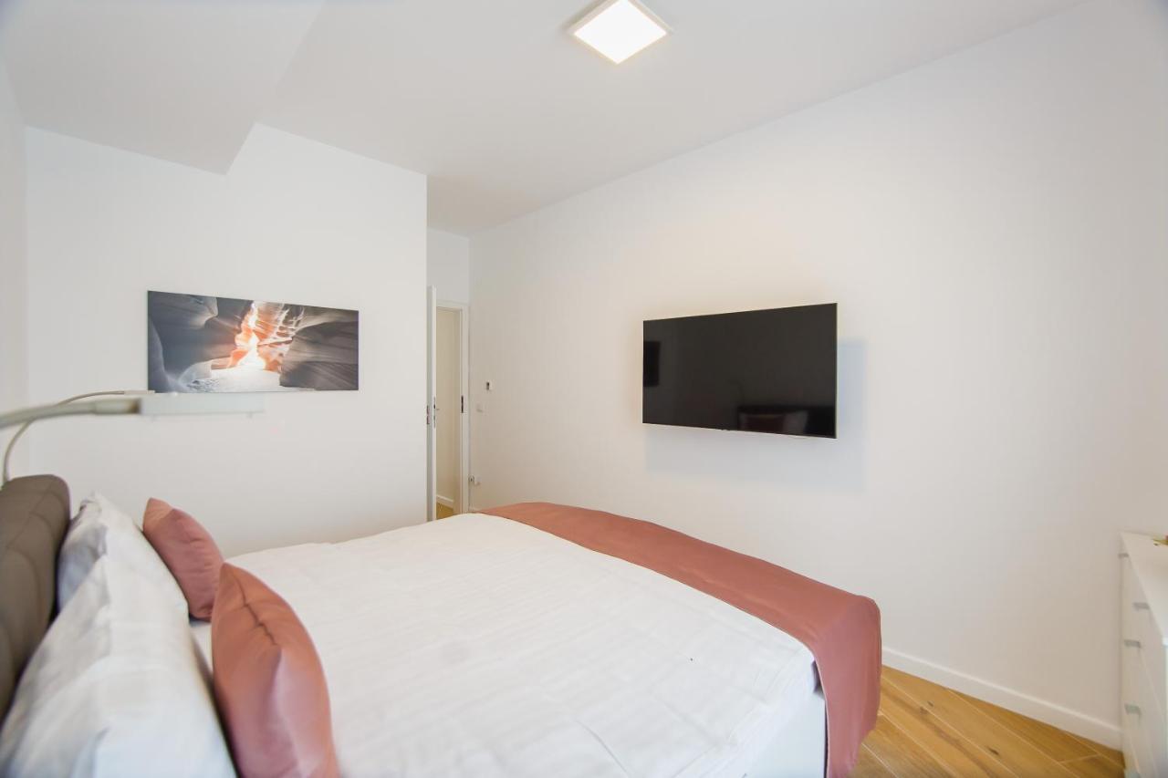 Pink Sahara Near City Center Орадеа Екстериор снимка