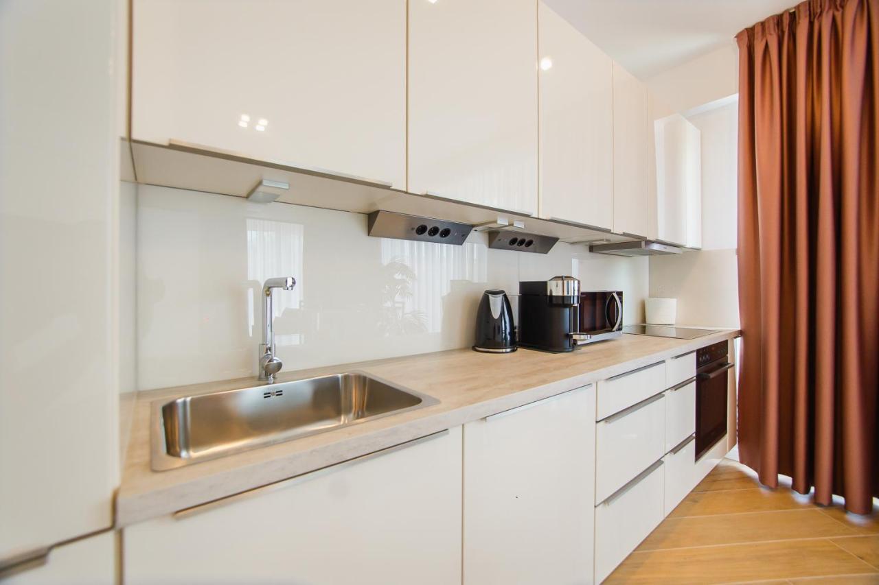 Pink Sahara Near City Center Орадеа Екстериор снимка