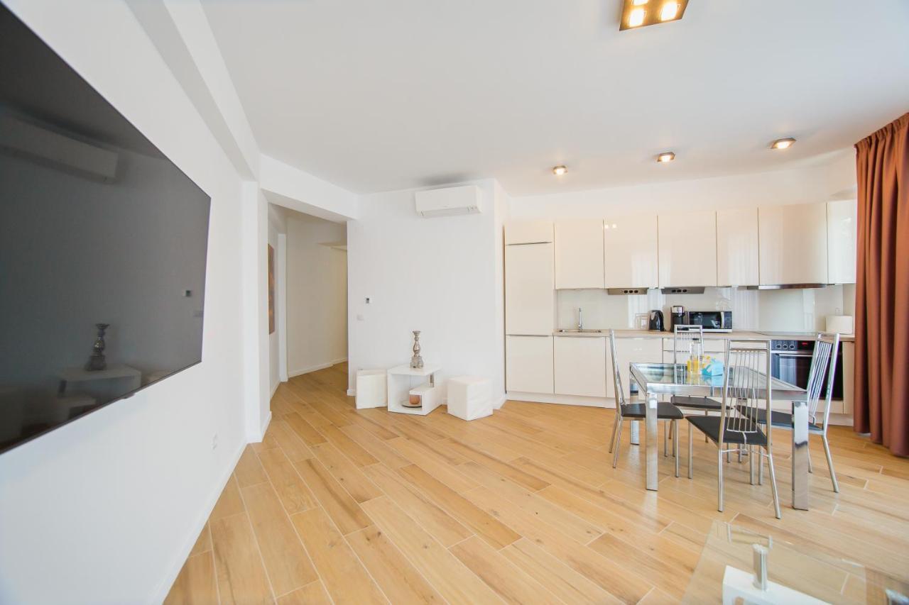 Pink Sahara Near City Center Орадеа Екстериор снимка