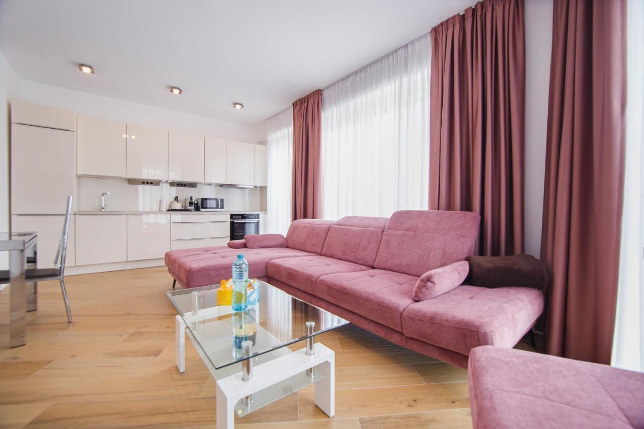 Pink Sahara Near City Center Орадеа Екстериор снимка